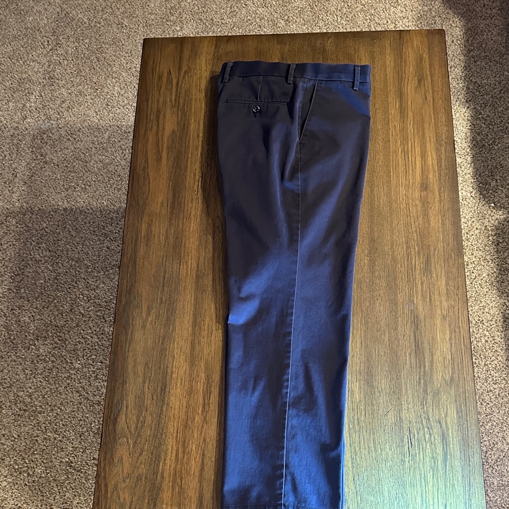 Dockers Men's Dark Blue Classic Fit 33 x 30 Pants